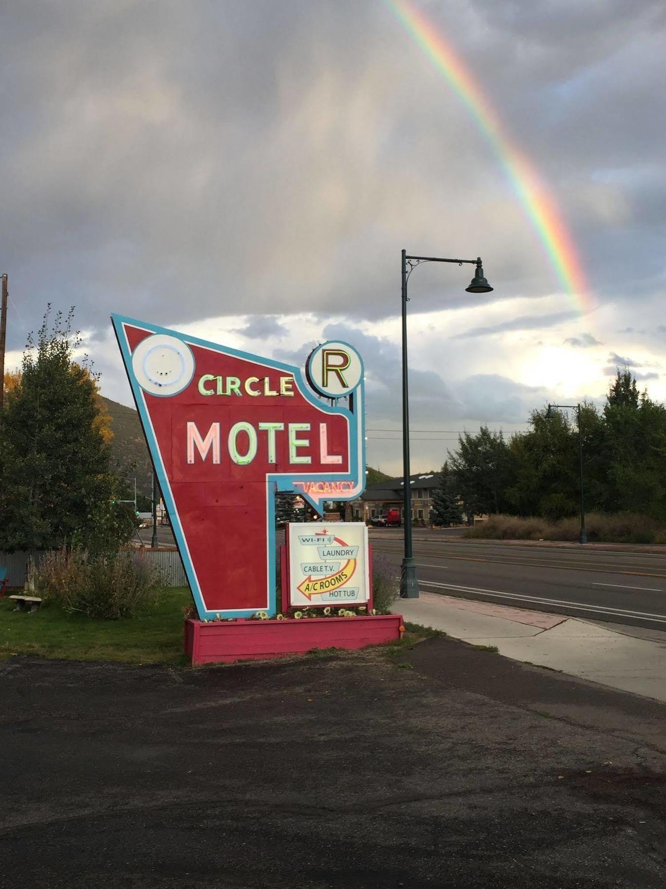 Circle R Motel 萨利达 外观 照片